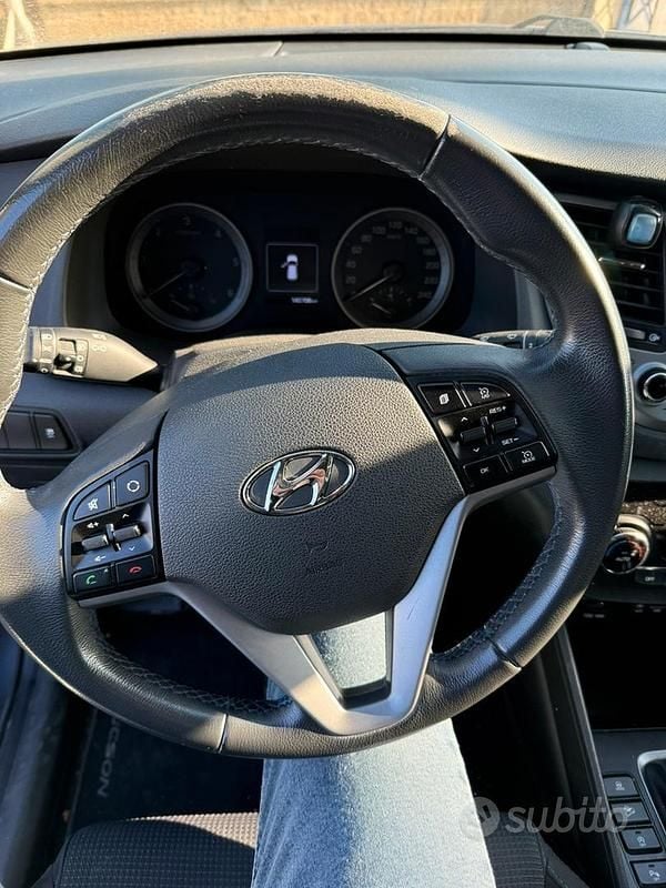 Usata Hyundai Tucson 185 CV (136 kW) 2015 Grigio SUV