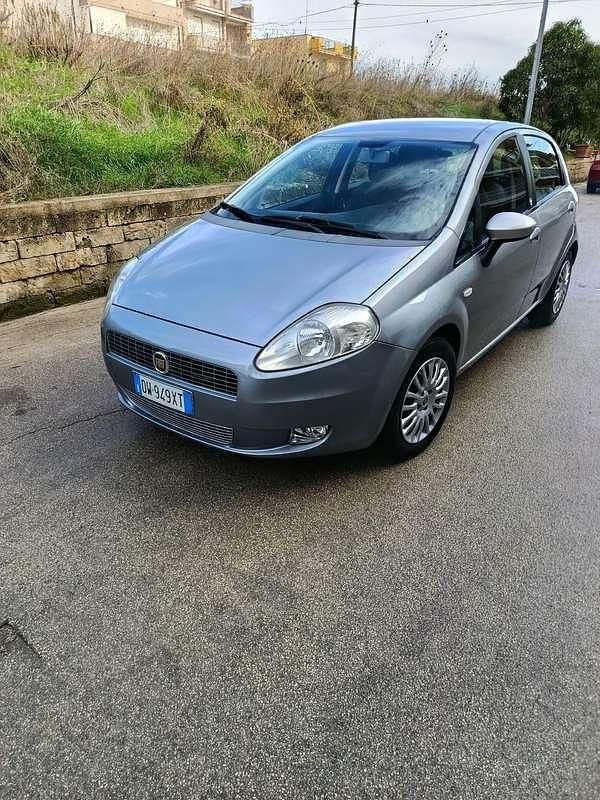 Usata Fiat Grande Punto Dynamic 90 CV (66 kW) 2009 Utilitaria