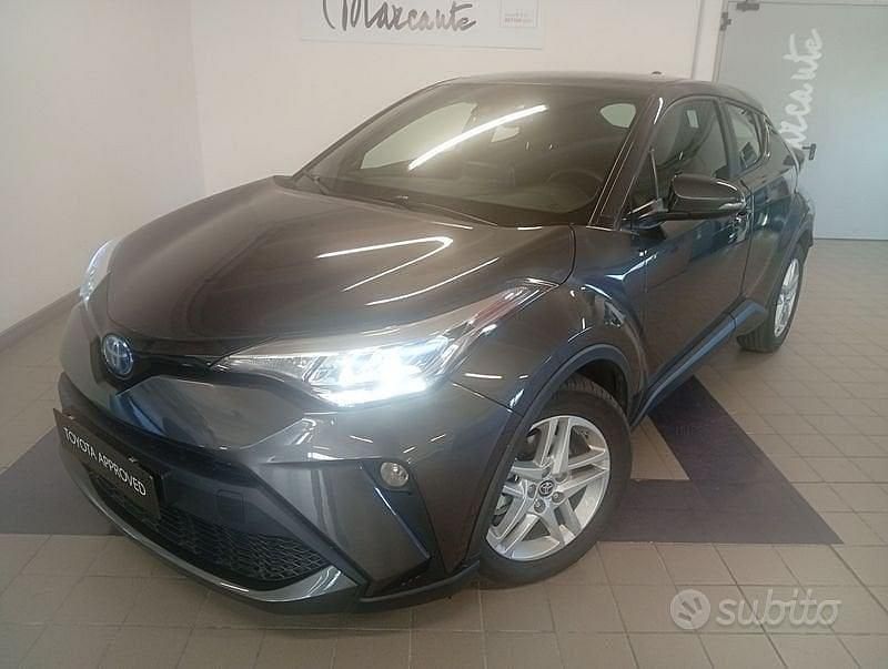 Grigio Usata 2022 Toyota C-HR Active SUV | 21.900 € (Buon prezzo) - Immagine 1/3