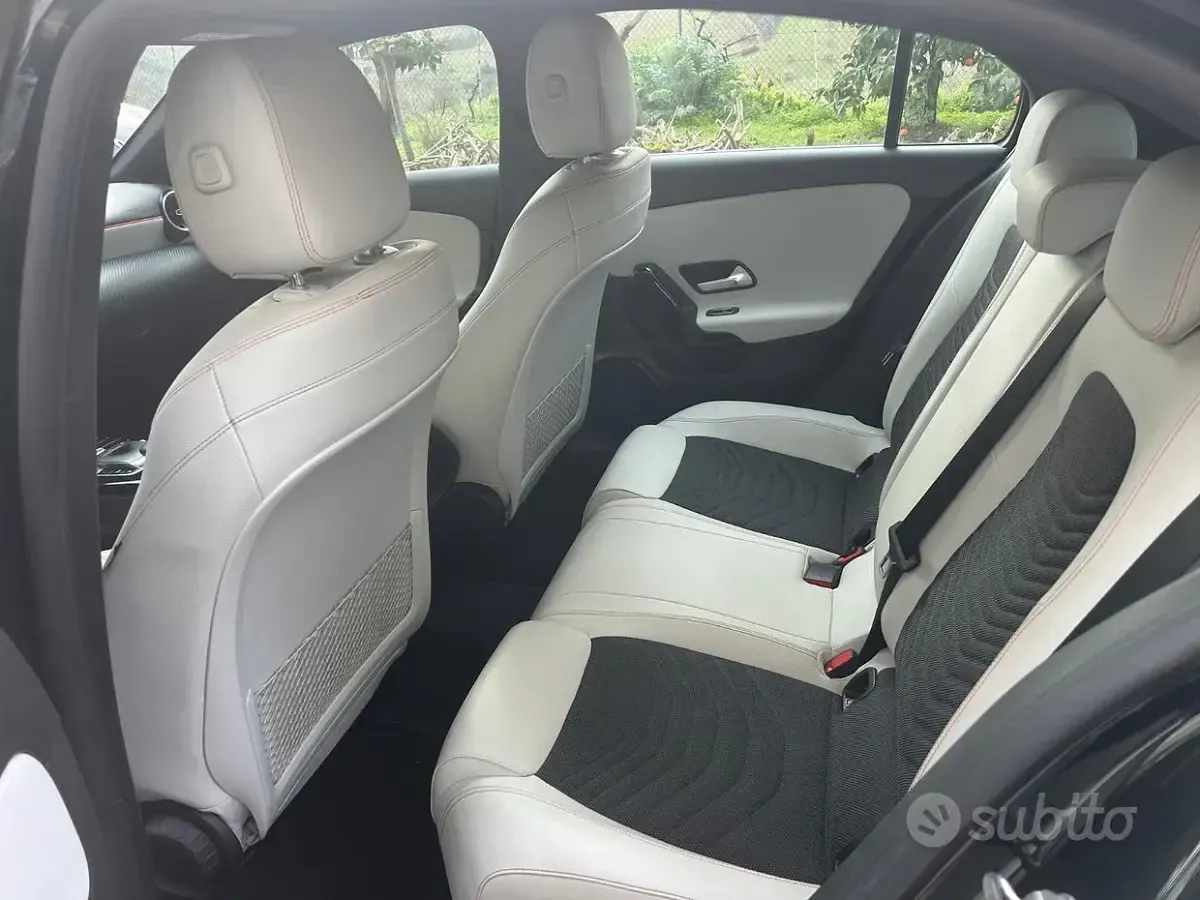 Usata Mercedes A180 109 CV (80 kW) 2019 Nero Berlina