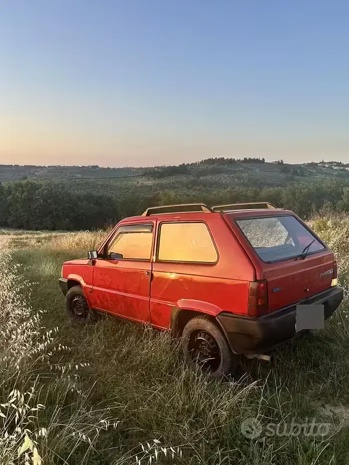 Usata Fiat 750 34 CV (25 kW) 1990 Rosso Berlina