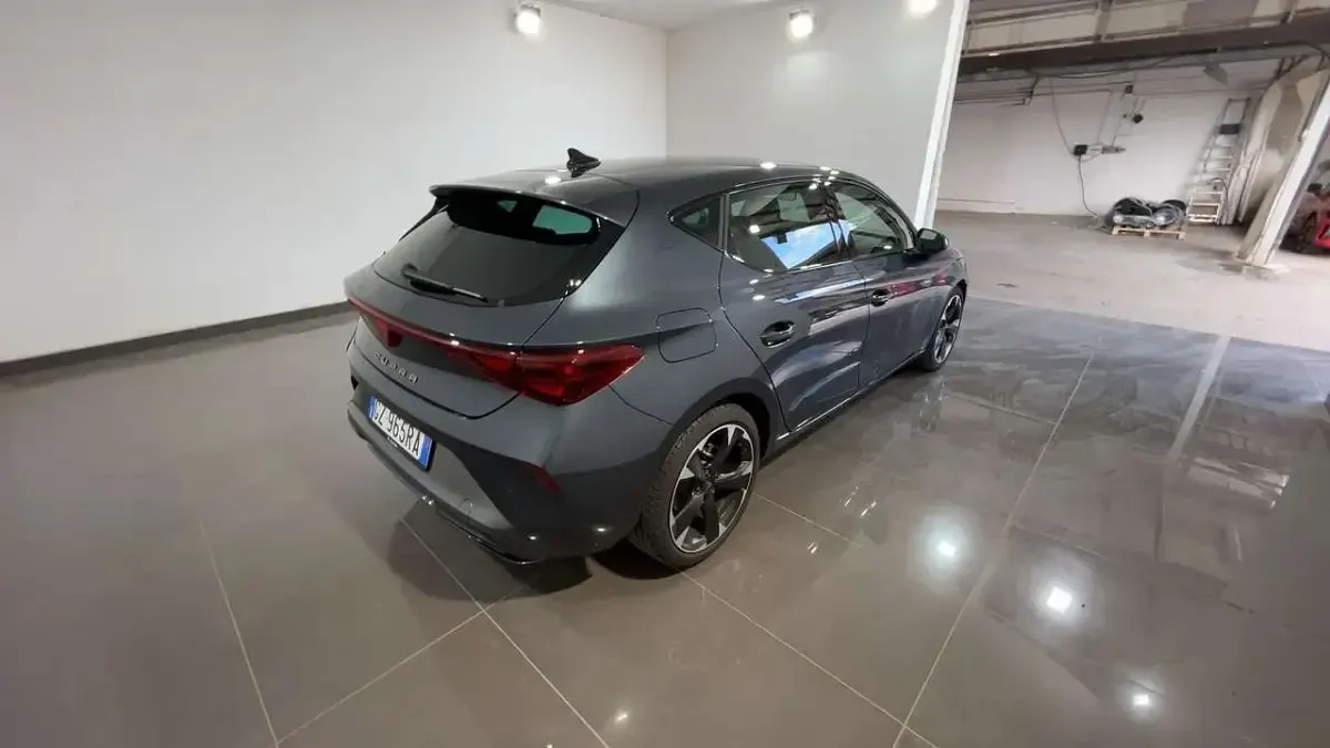 Usata Cupra Leon 150 CV (110 kW) 2025 Grigio Berlina
