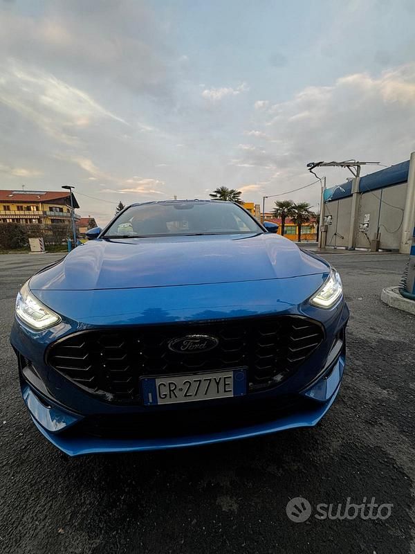 Usata Ford Focus ST-Line 125 CV (91 kW) 2023 Blu Berlina