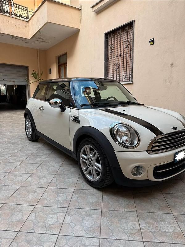 Usata Mini Cooper D 112 CV (82 kW) 2010 Utilitaria
