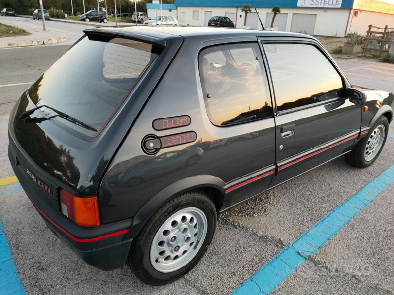 Usata Peugeot 205 GTi 113 CV (83 kW) 1988 Grigio