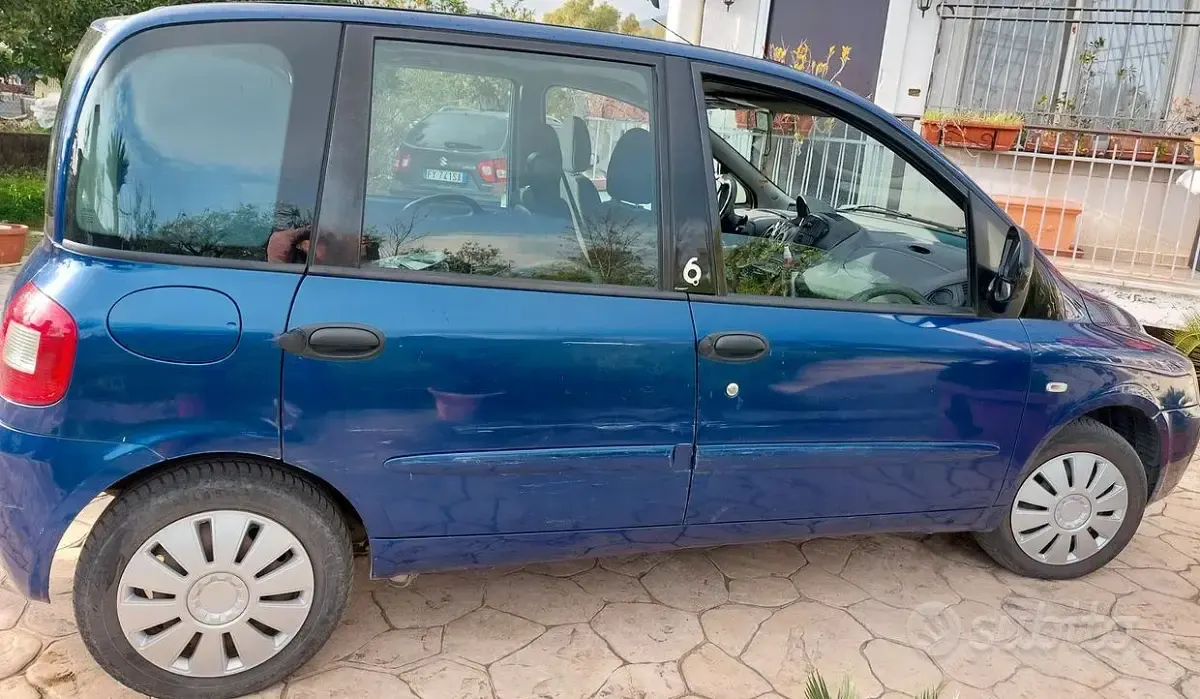 Usata Fiat Multipla 120 CV (88 kW) 2009 Blu Monovolume