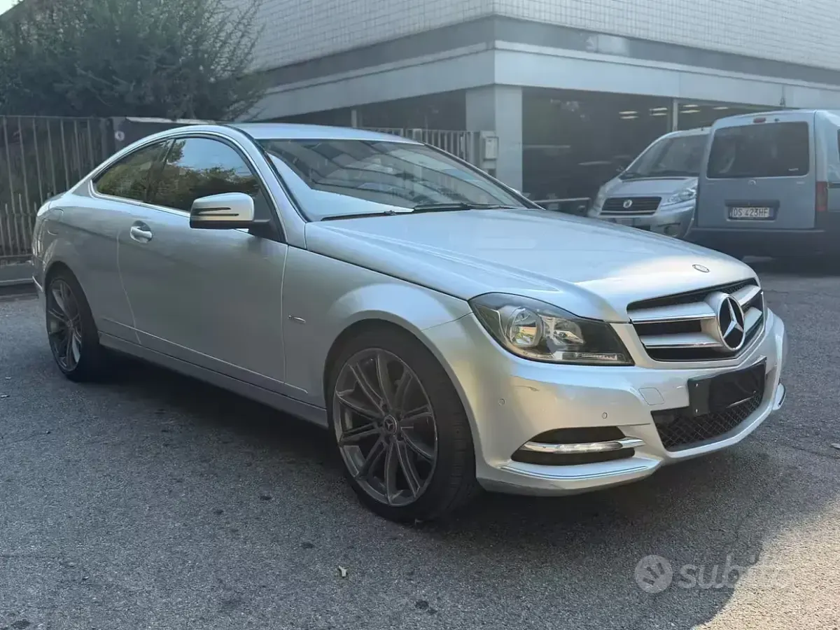 Usata Mercedes C180 Executive 156 CV (114 kW) 2011 Grigio Berlina