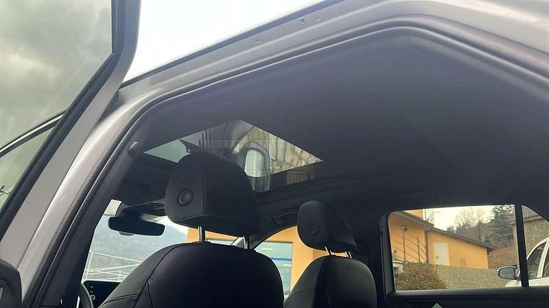 Usata VW T-Roc R-line 150 CV (110 kW) 2024 Bianco SUV