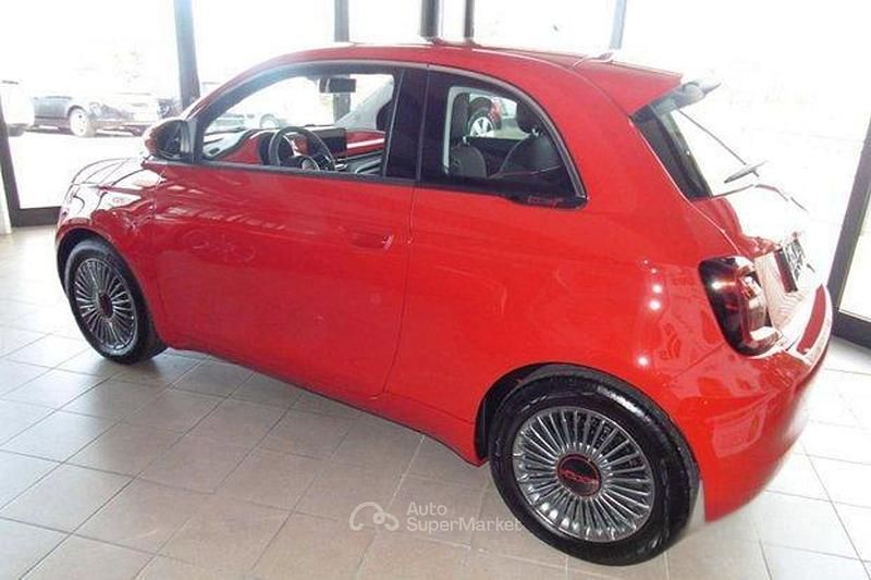 Nuova Fiat 500e Red 2026