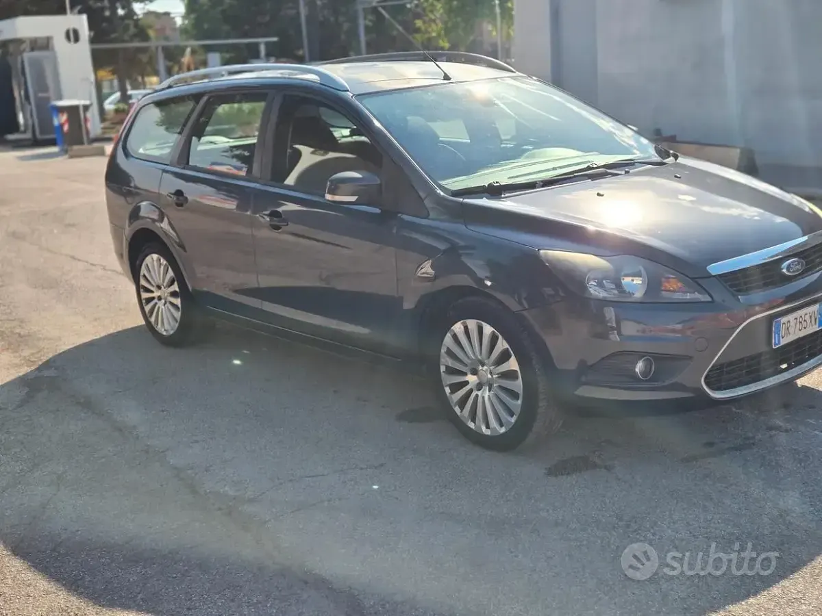 Usata Ford Focus 136 CV (100 kW) 2008 Grigio Station wagon