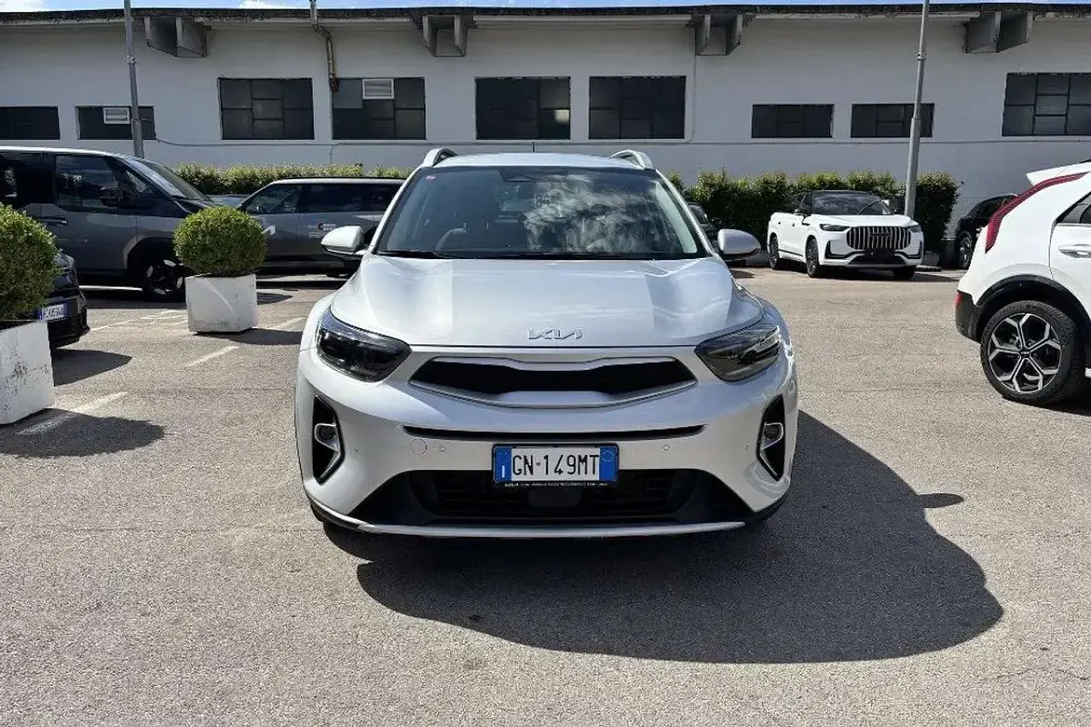 Usata Kia Stonic Urban 84 CV (61 kW) 2023 Argento SUV