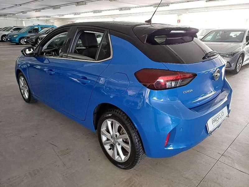 Usata Opel Corsa Elegance 101 CV (74 kW) 2022 0a reef blue metallizzato Berlina