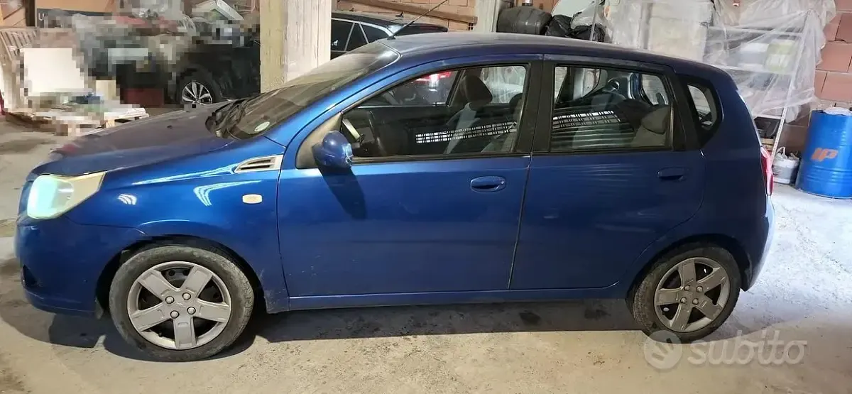 Usata Chevrolet Aveo 84 CV (61 kW) 2009 Bluazzurro Berlina