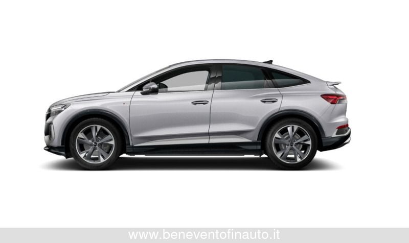 Usata Audi Q4 e-tron S-Line 88 kW (121 CV) 2024 Argento fioretto SUV