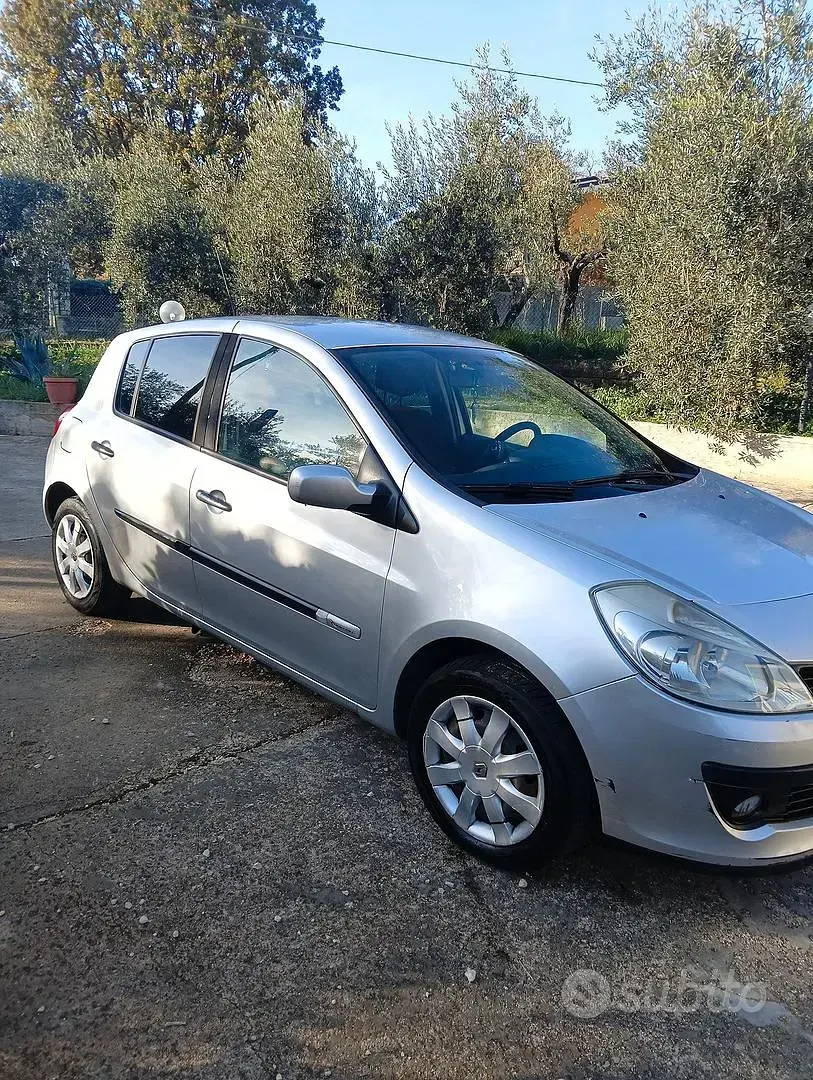 Usata Renault Clio 68 CV (50 kW) 2007 Grigio Utilitaria
