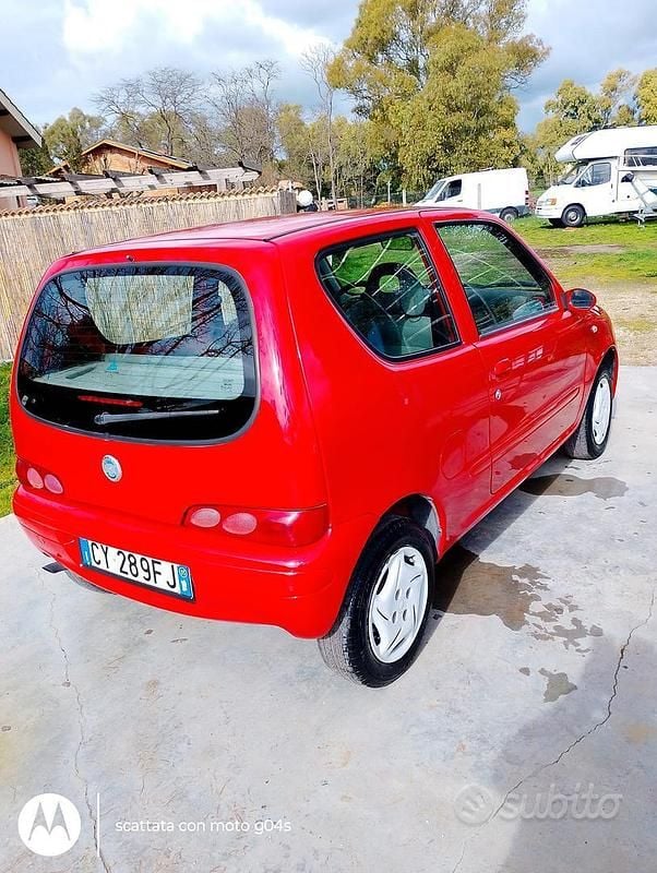 Usata Fiat 600 54 CV (39 kW) 2005 Rosso Utilitaria