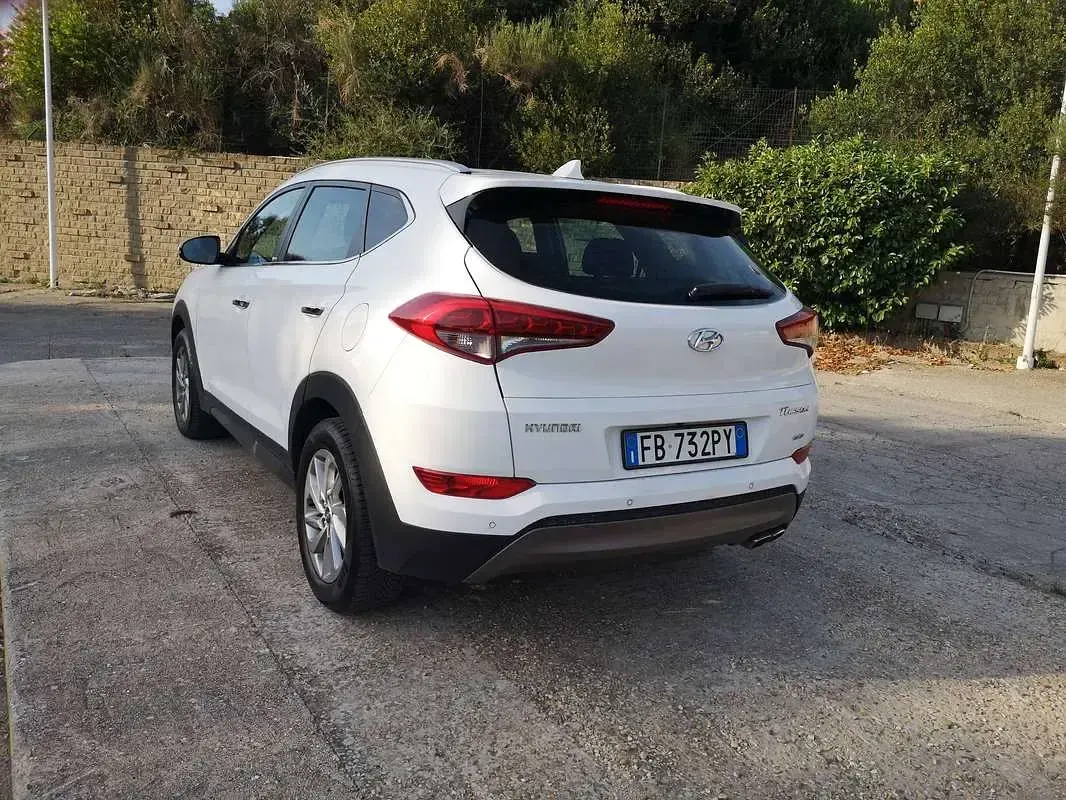 Usata Hyundai Tucson Xpossible 136 CV (100 kW) 2016 Bianco SUV