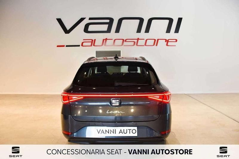 Uusi Seat Leon Business 150 HP (110 kW) 2025 Harmaa Farmari