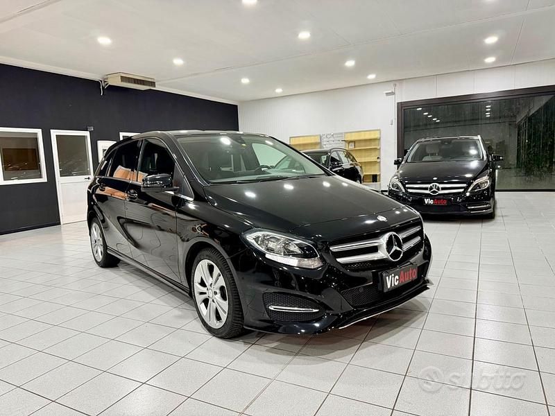 Usata Mercedes B200 Premium 135 CV (99 kW) 2016 Nero Monovolume