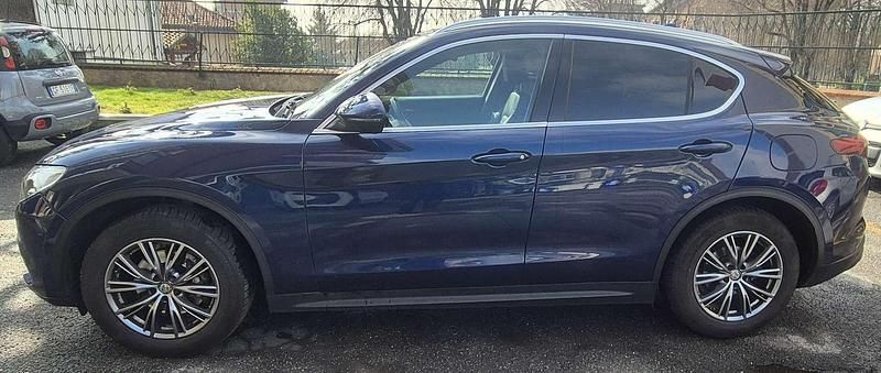 Usata Alfa Romeo Stelvio Executive 209 CV (153 kW) 2019 Blu/azzurro SUV
