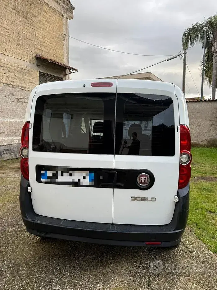 Usata Fiat Doblò 90 CV (66 kW) 2011 Bianco Monovolume