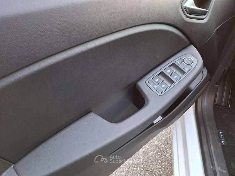 Nuova Renault Clio V Evolution 91 CV (66 kW) 2026 Bianco Berlina