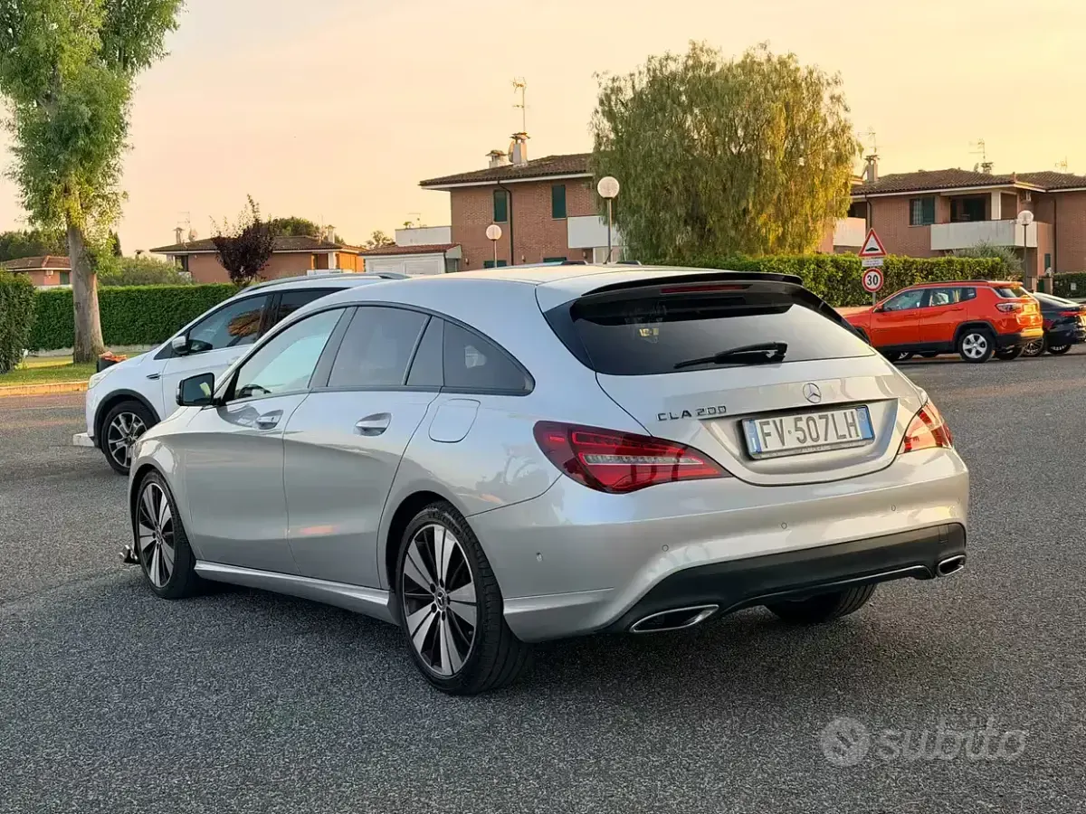 Usata Mercedes CLA200 Premium 136 CV (100 kW) 2019 Grigio Coupé