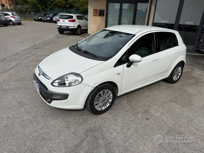 Usata Fiat Punto Evo Active 78 CV (57 kW) 2011 Bianco Utilitaria