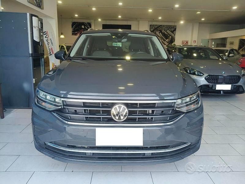 Usata VW Tiguan Life 150 CV (110 kW) 2022 Grigio SUV