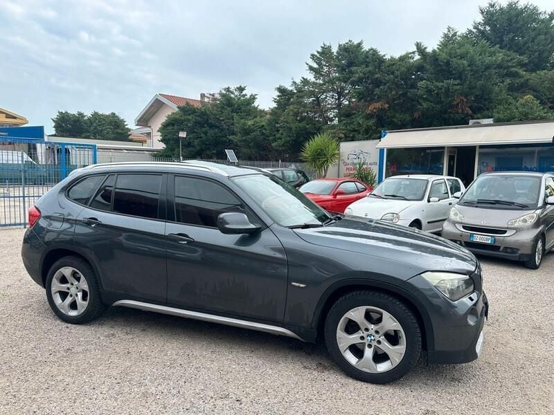 Usata BMW X1 177 CV (130 kW) 2010 Grigio SUV