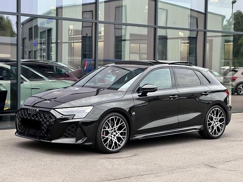 Nero Usata 2025 Audi RS3 Ambiente Tre volumi | 67.900 € (Molto cara) - Immagine 1/4