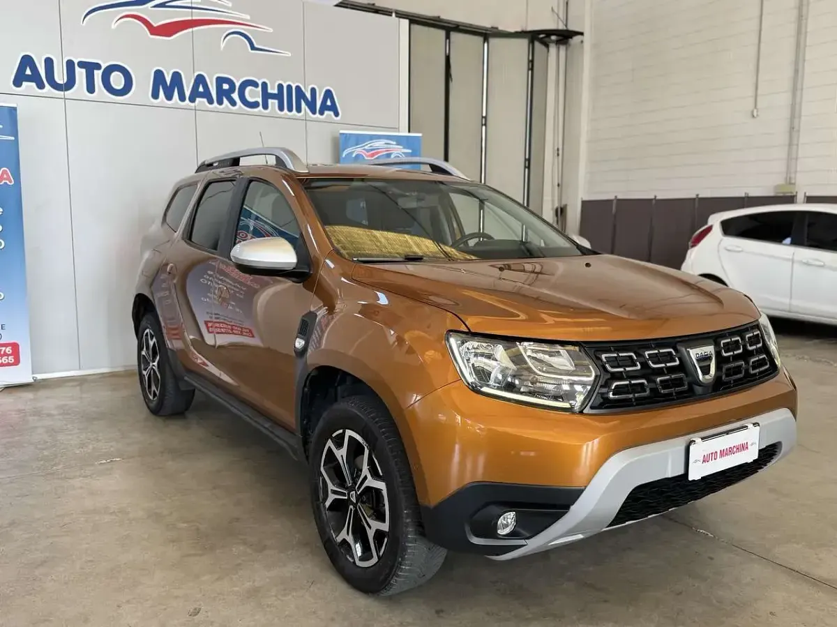 Usata Dacia Duster Essentiel 114 CV (83 kW) 2019 Arancione SUV