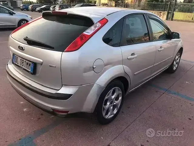 Usata Ford Focus 90 CV (66 kW) 2007 Grigio Berlina