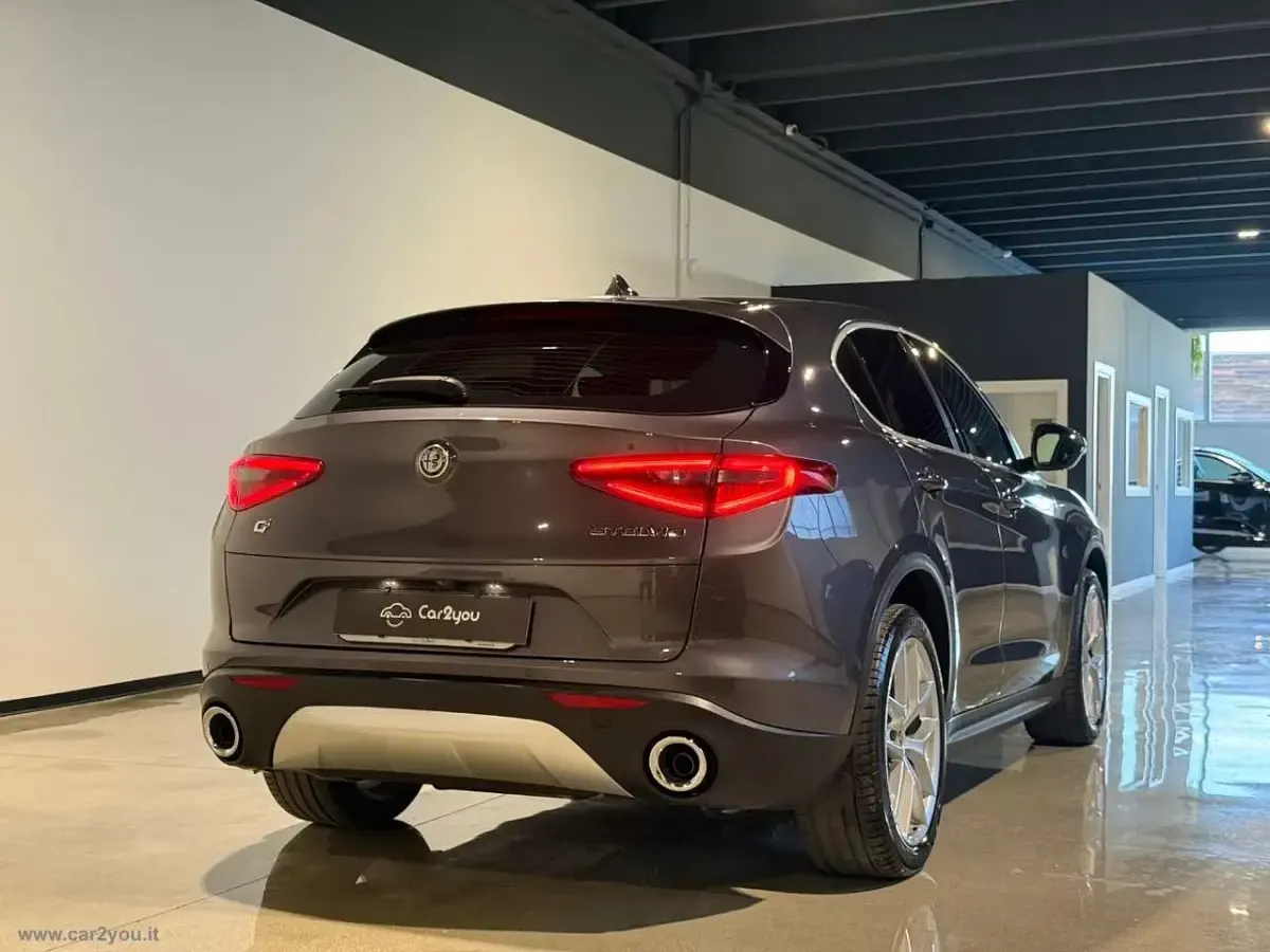 Usata Alfa Romeo Stelvio 210 CV (154 kW) 2017 Grigio SUV