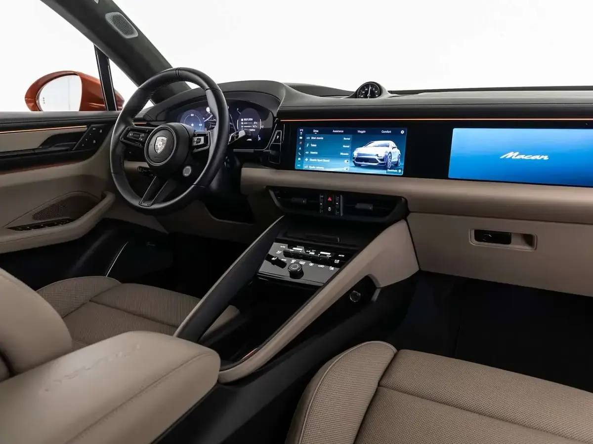 Usata Porsche Macan Turbo 469 kW (639 CV) 2024 Papaya metallizzato SUV