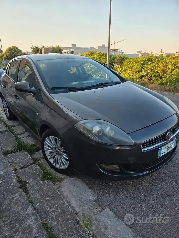 Usata Fiat Bravo 120 CV (88 kW) 2007 Marrone Utilitaria