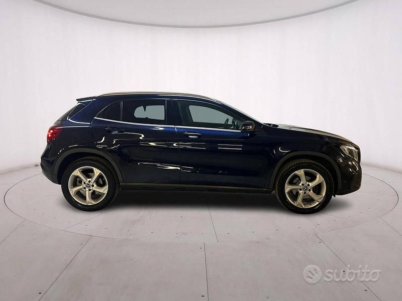 Usata Mercedes GLA200 136 CV (100 kW) 2018 Blu SUV