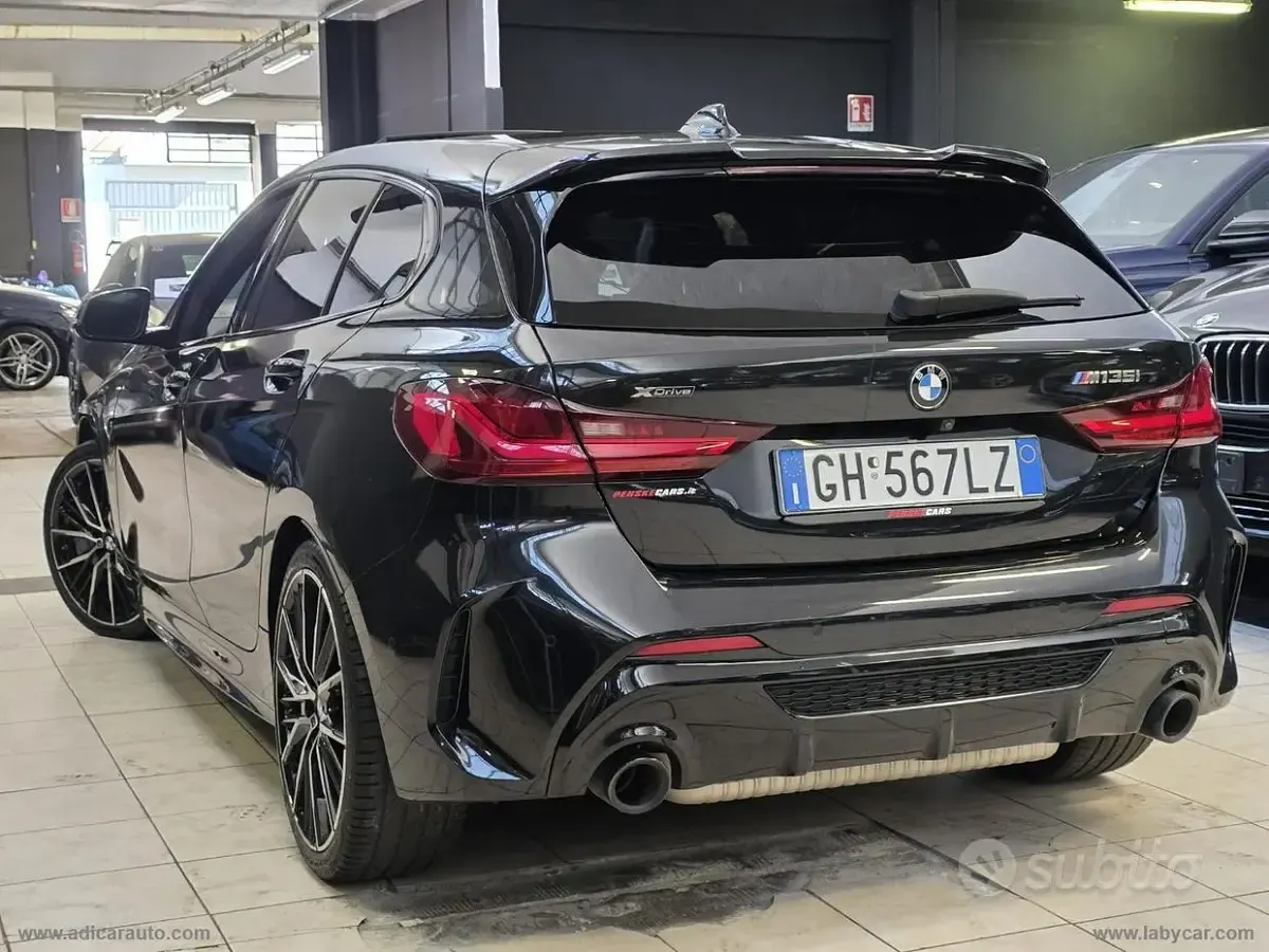 Begagnad BMW M135 306 HK (225 kW) 2022 Svart Halvkombi