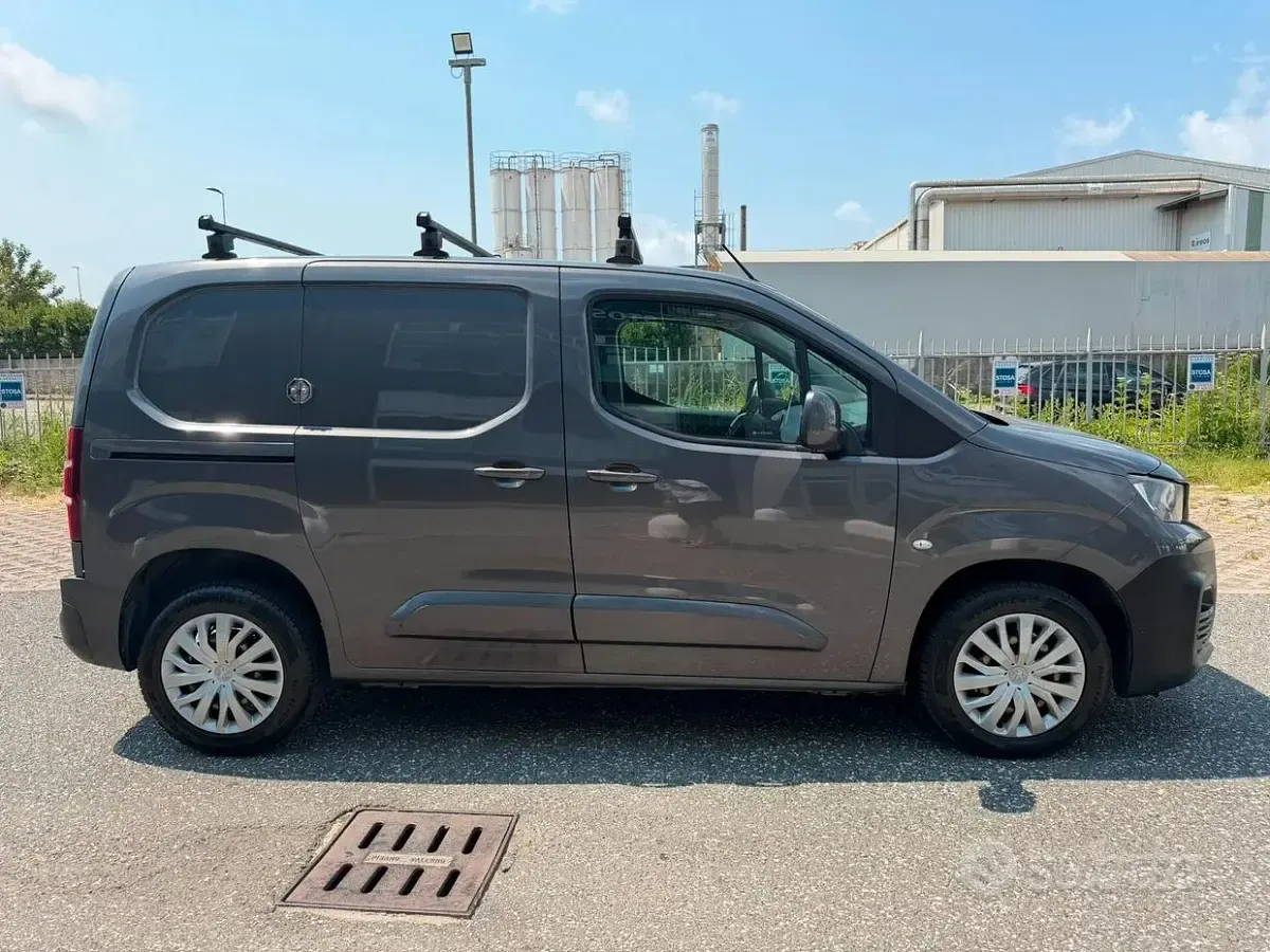 Usata Peugeot Partner S 99 CV (72 kW) 2018 Grigio Monovolume