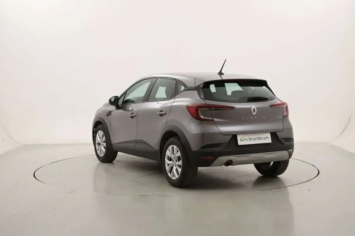 Usata Renault Captur Business 91 CV (66 kW) 2021 Grigio SUV