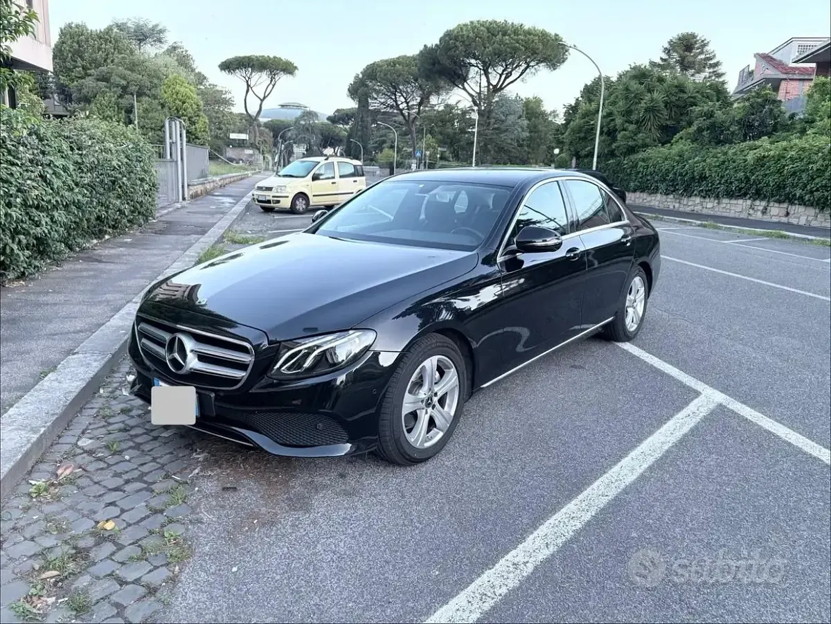 Usata Mercedes E200 184 CV (135 kW) 2018 Nero Berlina