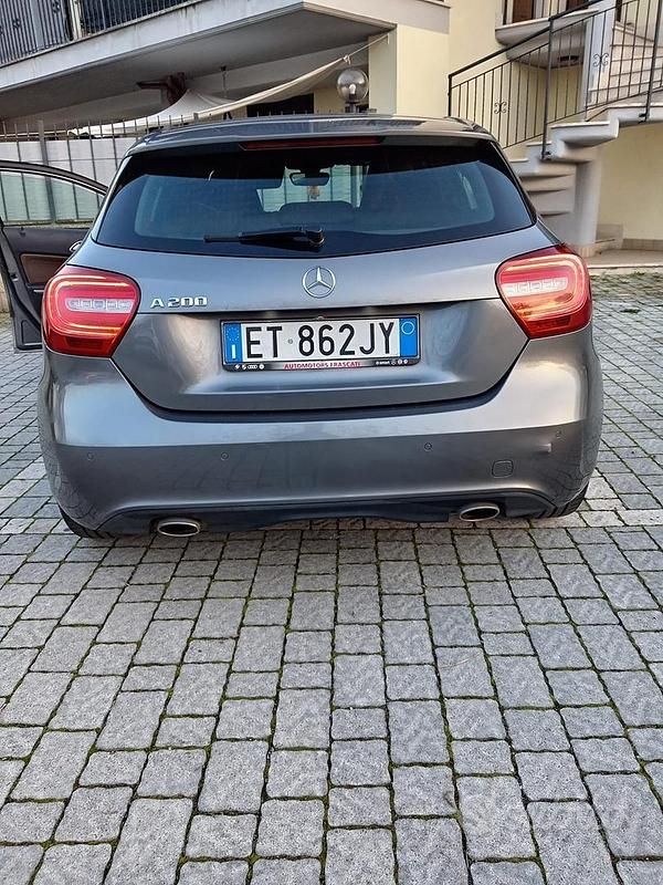 Usata Mercedes A200 156 CV (114 kW) 2014 Grigio Berlina
