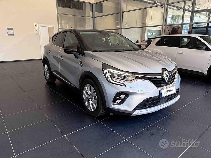 Usata Renault Captur Intens 160 CV (117 kW) 2021 Grigio SUV