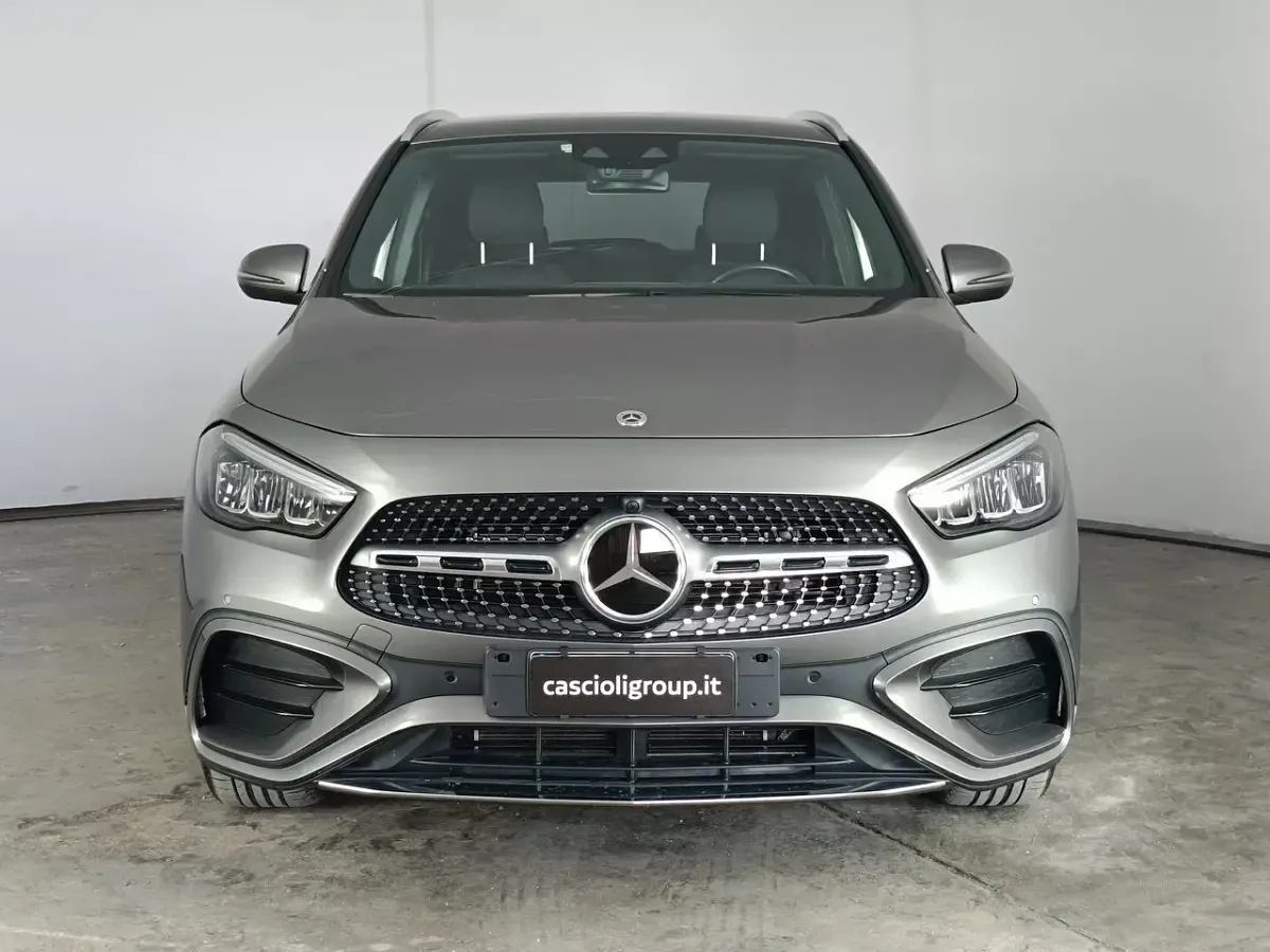Usata Mercedes GLA250 Advanced Plus 163 CV (119 kW) 2023 Grigio montagna ; SUV