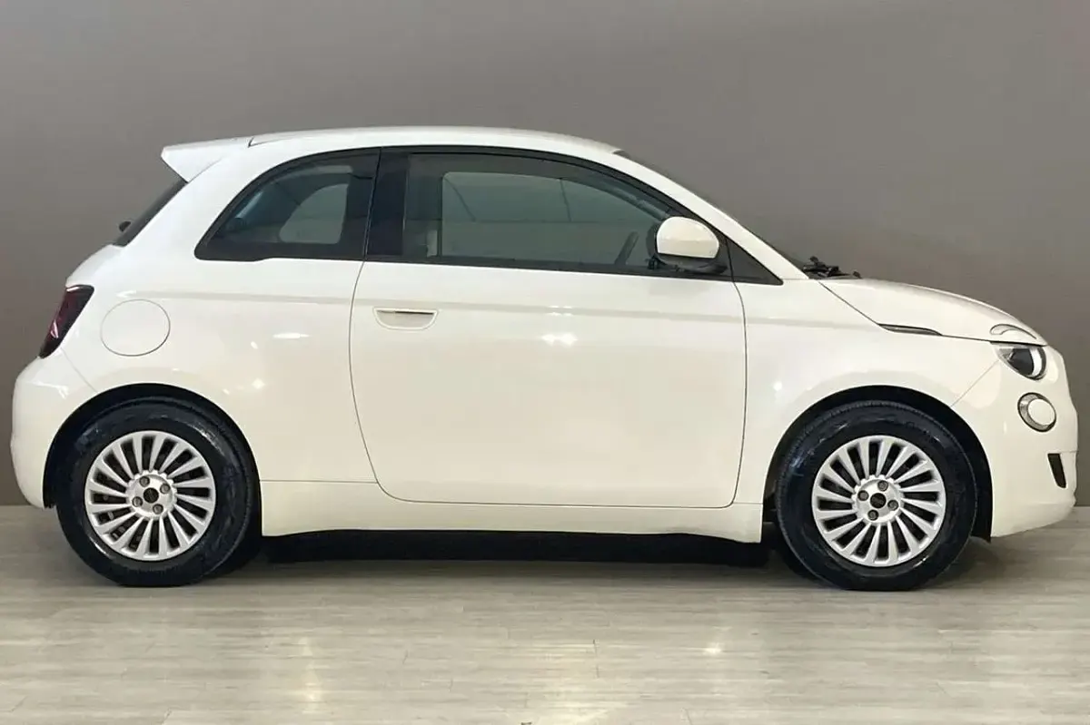Usata Fiat 500e 42 kW (58 CV) 2023 Bianco Utilitaria