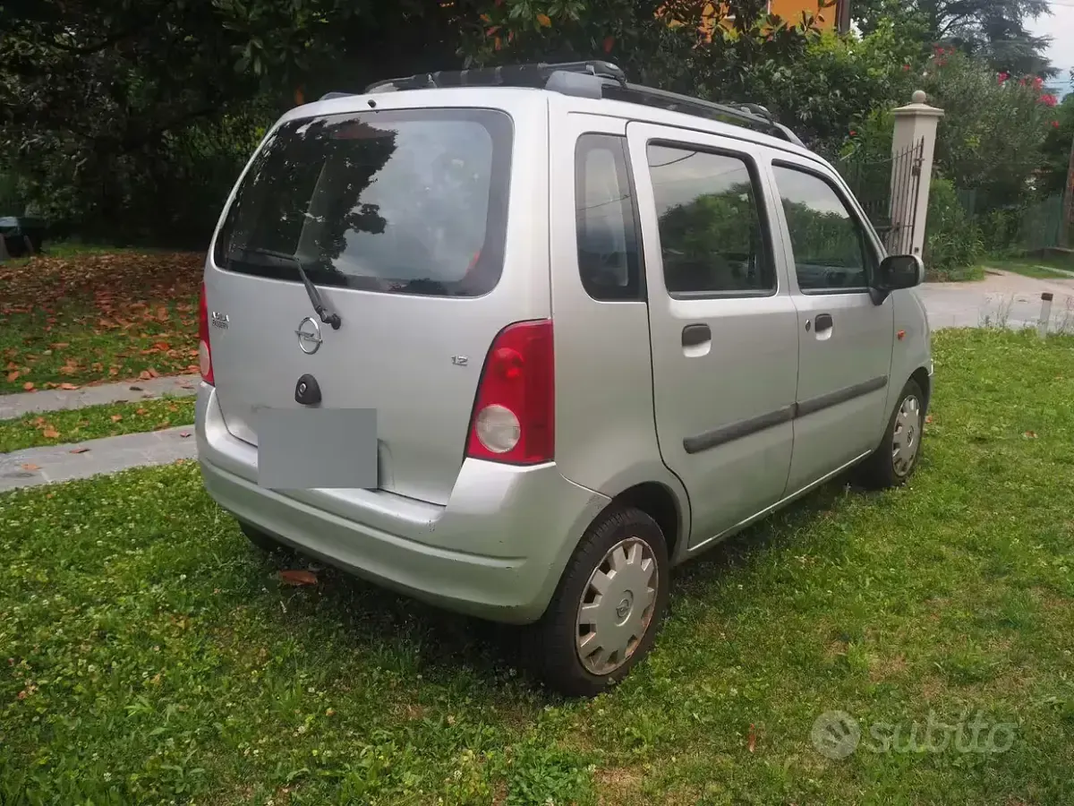 Usata Opel Agila 75 CV (55 kW) 2003 Grigio Monovolume