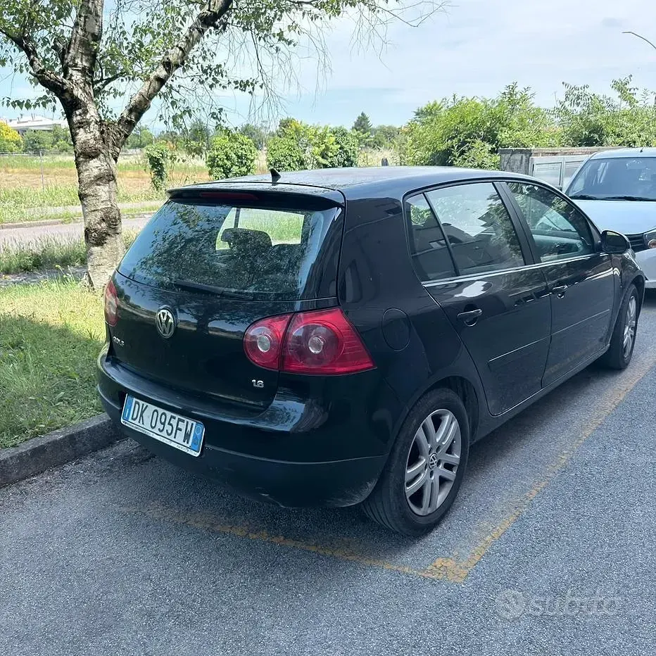 Usata VW Golf V 102 CV (75 kW) 2007 Nero Berlina