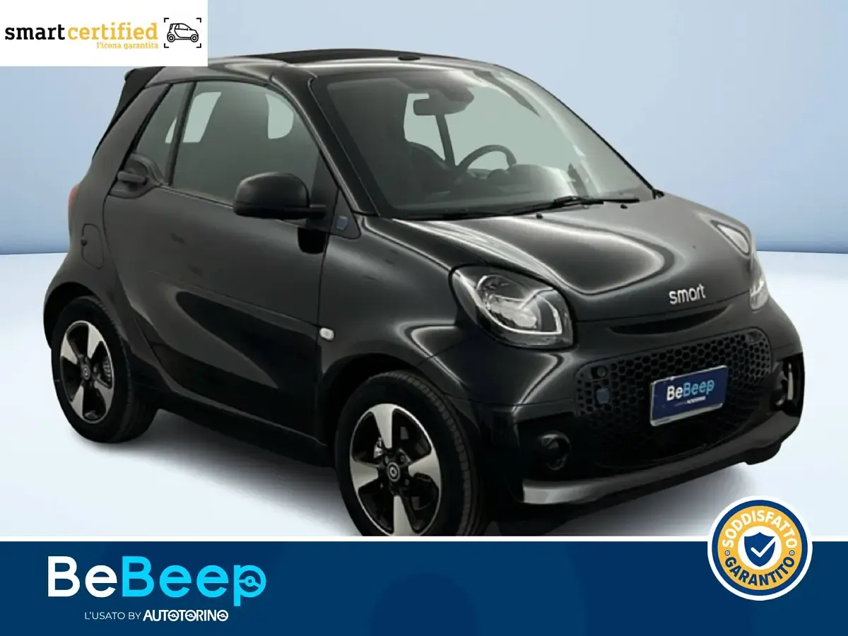 Usata Smart ForTwo Electric Drive Passion 59 kW (81 CV) 2023 Bianco pastello Cabrio