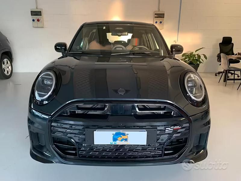 Usata Mini John Cooper Works 156 CV (114 kW) 2025 Grigio Utilitaria