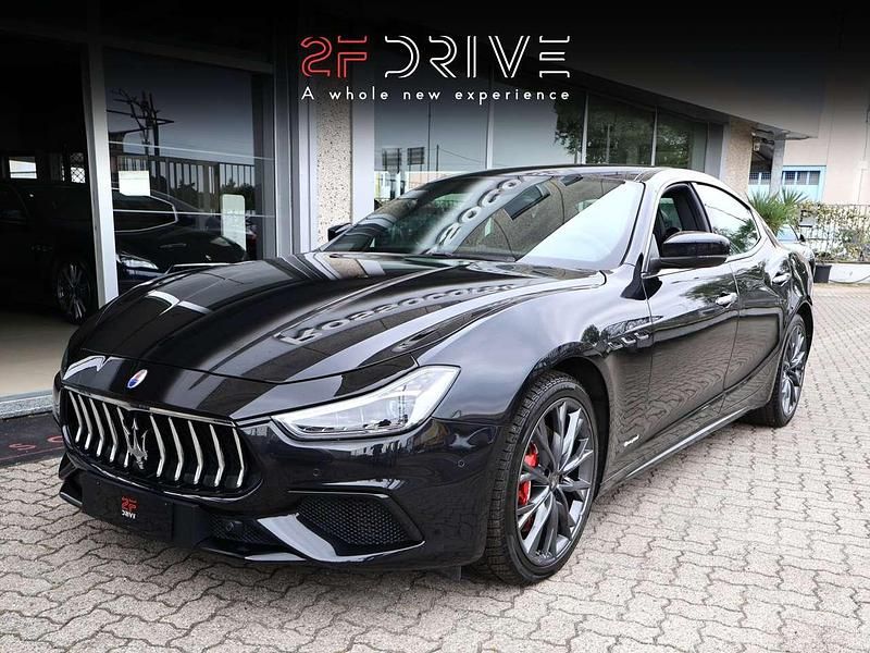 Nero assoluto micalizzato Usata 2020 Maserati Ghibli Coupé | 47.900 € (Cara) - Immagine 1/4